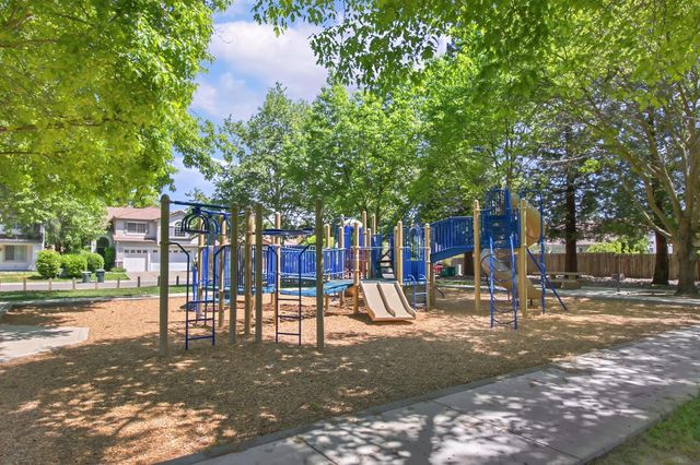 11568 Pyrites Ct, Gold River, CA 95670