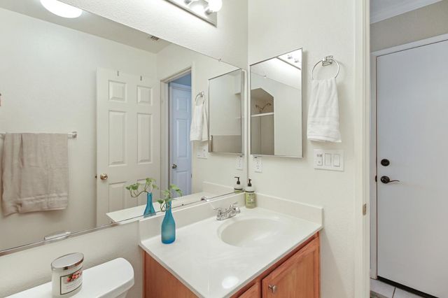 11568 Pyrites Ct, Gold River, CA 95670