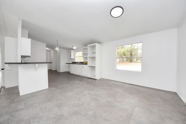 50 S Oak Dr, Cleveland, TX 77328