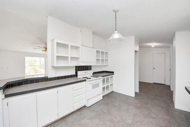 50 S Oak Dr, Cleveland, TX 77328