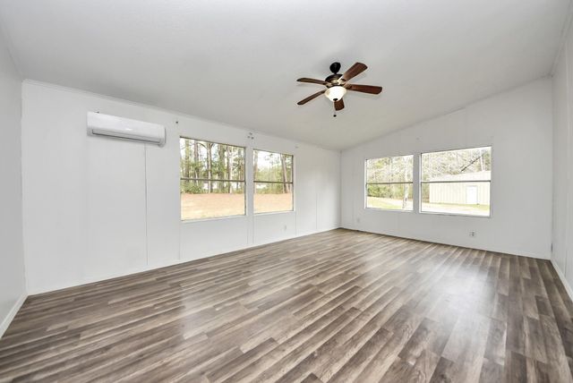 50 S Oak Dr, Cleveland, TX 77328