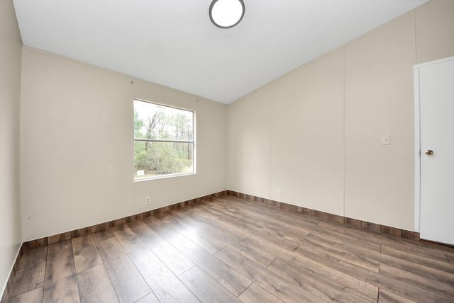 50 S Oak Dr, Cleveland, TX 77328