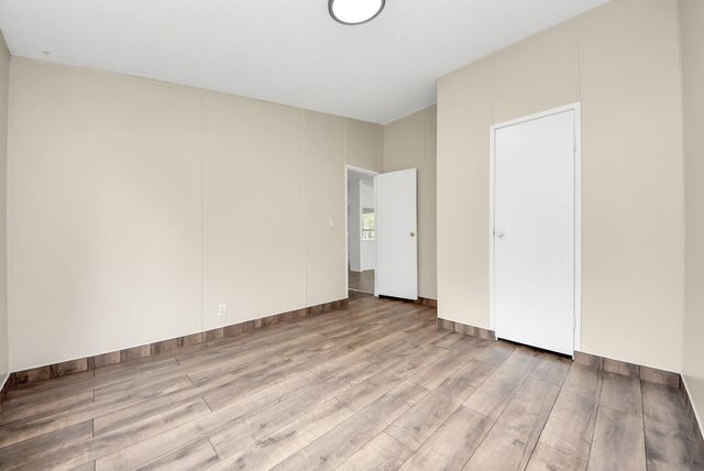 50 S Oak Dr, Cleveland, TX 77328