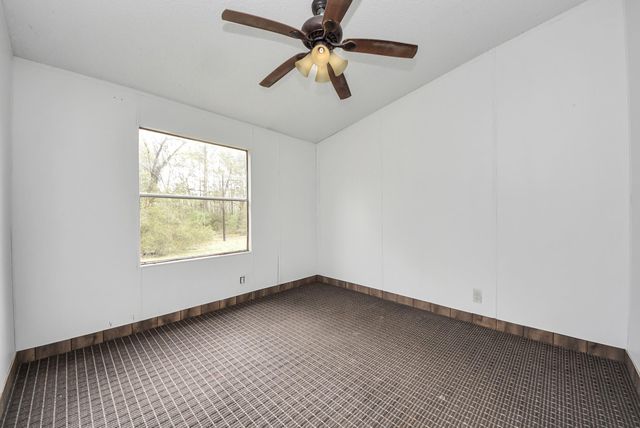 50 S Oak Dr, Cleveland, TX 77328