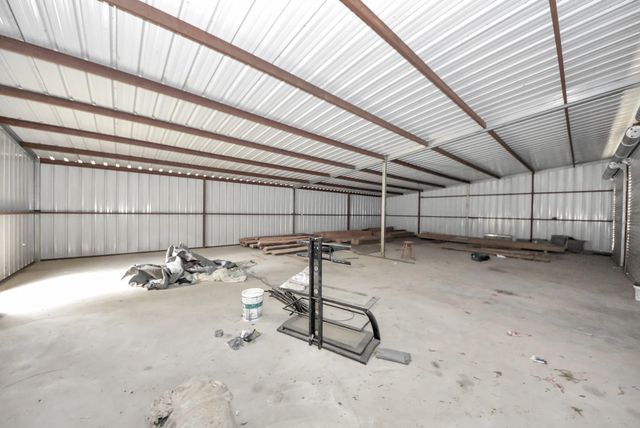 50 S Oak Dr, Cleveland, TX 77328