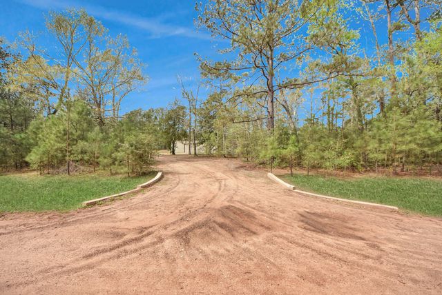 50 S Oak Dr, Cleveland, TX 77328