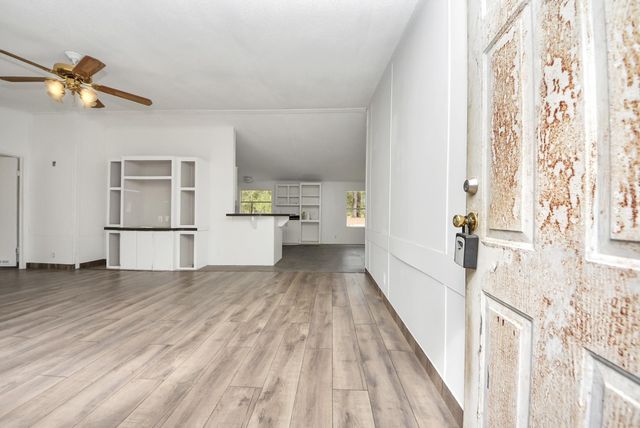 50 S Oak Dr, Cleveland, TX 77328