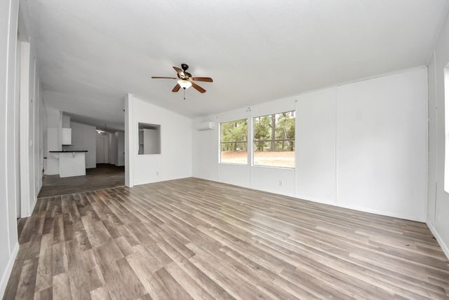 50 S Oak Dr, Cleveland, TX 77328