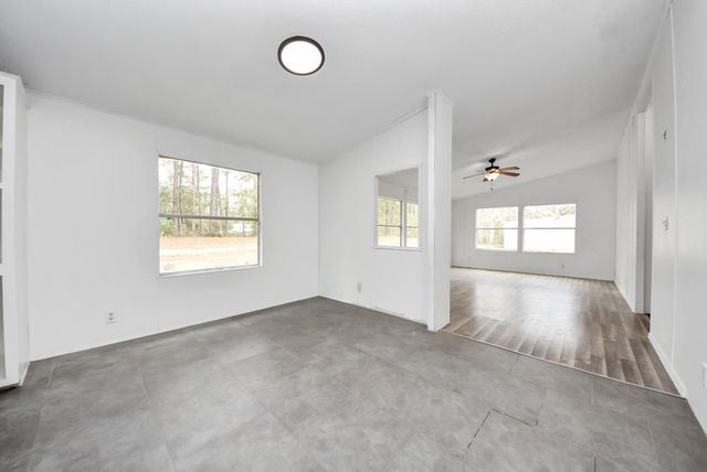 50 S Oak Dr, Cleveland, TX 77328