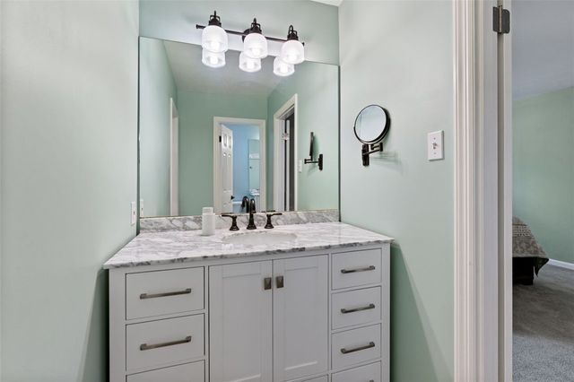 1557 Pinehurst, Upper St Clair, PA 15241