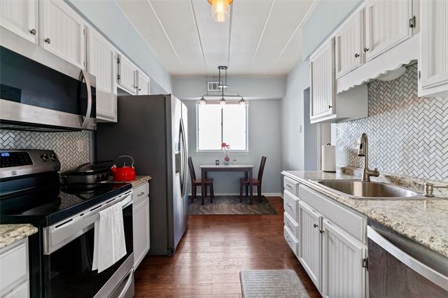 1557 Pinehurst, Upper St Clair, PA 15241