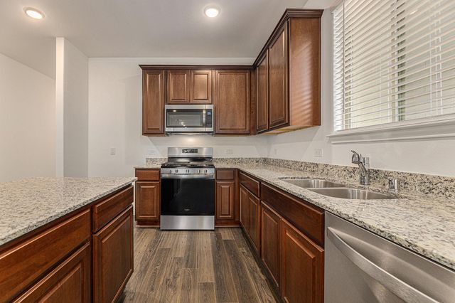 235 Pine Cavern Drive, Conroe, TX 77378