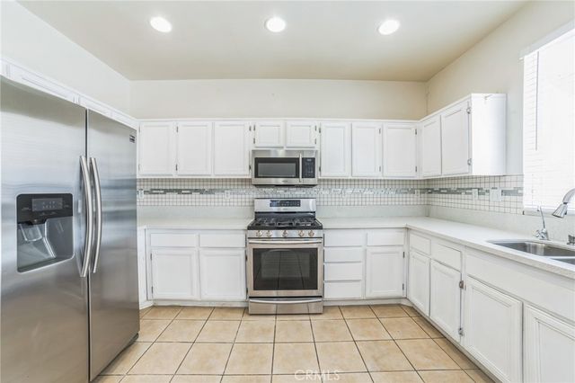 13279 Kootenay, Victorville, CA 92395