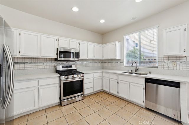 13279 Kootenay, Victorville, CA 92395