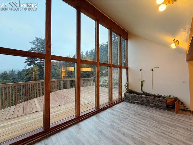 550 Upper Vista Road, Manitou Springs, CO 80829