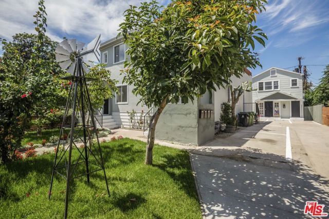 1827 W 24th Street, Los Angeles, CA 90018