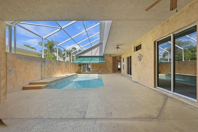 10521 SW Westlawn Boulevard N, Port St. Lucie, FL 34987
