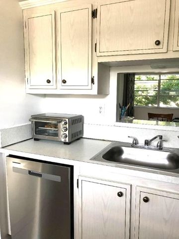 5003 NW 35th Street 508, Lauderdale Lakes, FL 33319