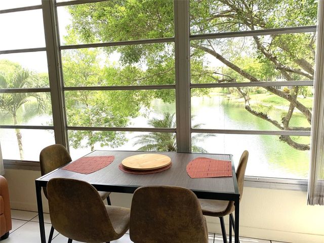 5003 NW 35th Street 508, Lauderdale Lakes, FL 33319