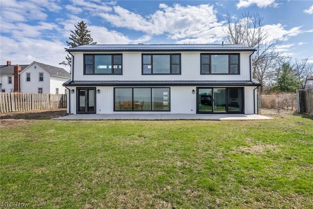 32321 Lake Shore Boulevard, Willowick, OH 44095