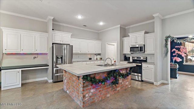 640 Statesman Drive, Byram, MS 39272