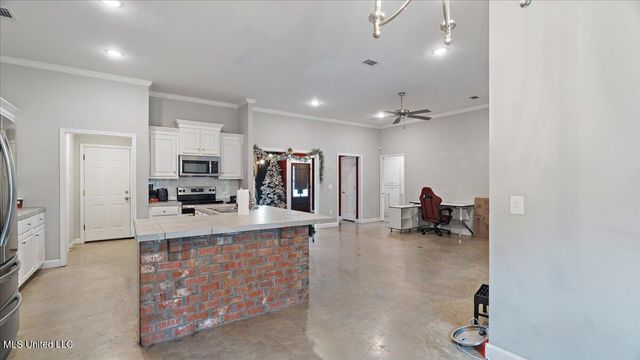640 Statesman Drive, Byram, MS 39272