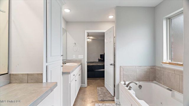 640 Statesman Drive, Byram, MS 39272