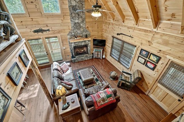 656 Newberry Drive, Ellijay, GA 30536