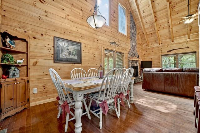 656 Newberry Drive, Ellijay, GA 30536