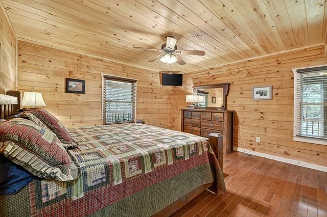 656 Newberry Drive, Ellijay, GA 30536