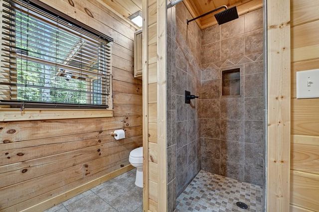 656 Newberry Drive, Ellijay, GA 30536