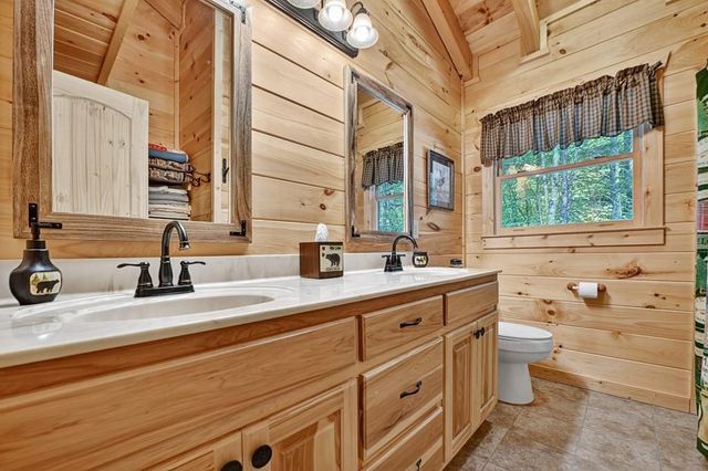 656 Newberry Drive, Ellijay, GA 30536