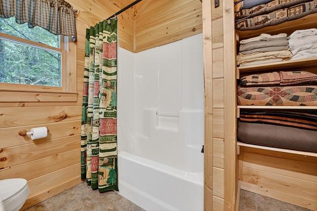 656 Newberry Drive, Ellijay, GA 30536