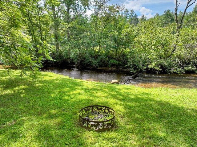 656 Newberry Drive, Ellijay, GA 30536