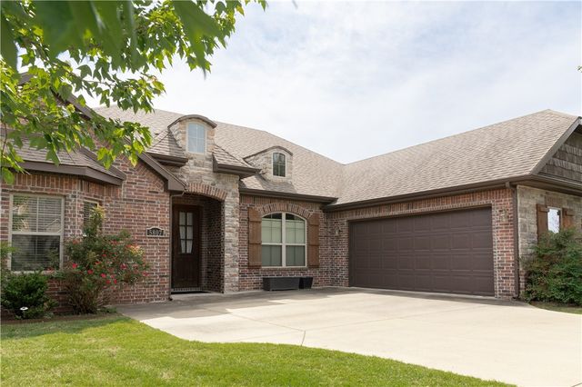 5807 Knotty Pine Road, Bentonville, AR 72713
