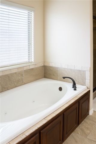 5807 Knotty Pine Road, Bentonville, AR 72713