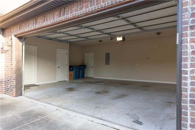 5807 Knotty Pine Road, Bentonville, AR 72713