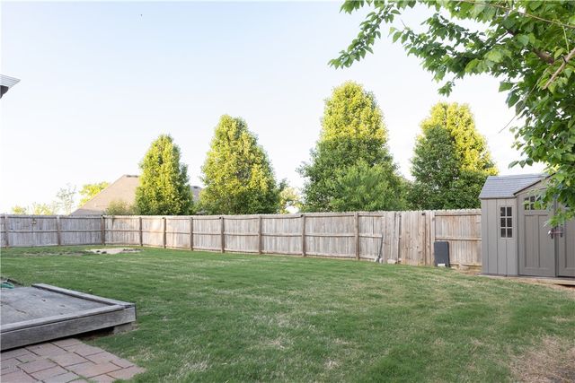 5807 Knotty Pine Road, Bentonville, AR 72713
