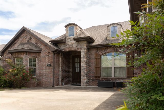 5807 Knotty Pine Road, Bentonville, AR 72713