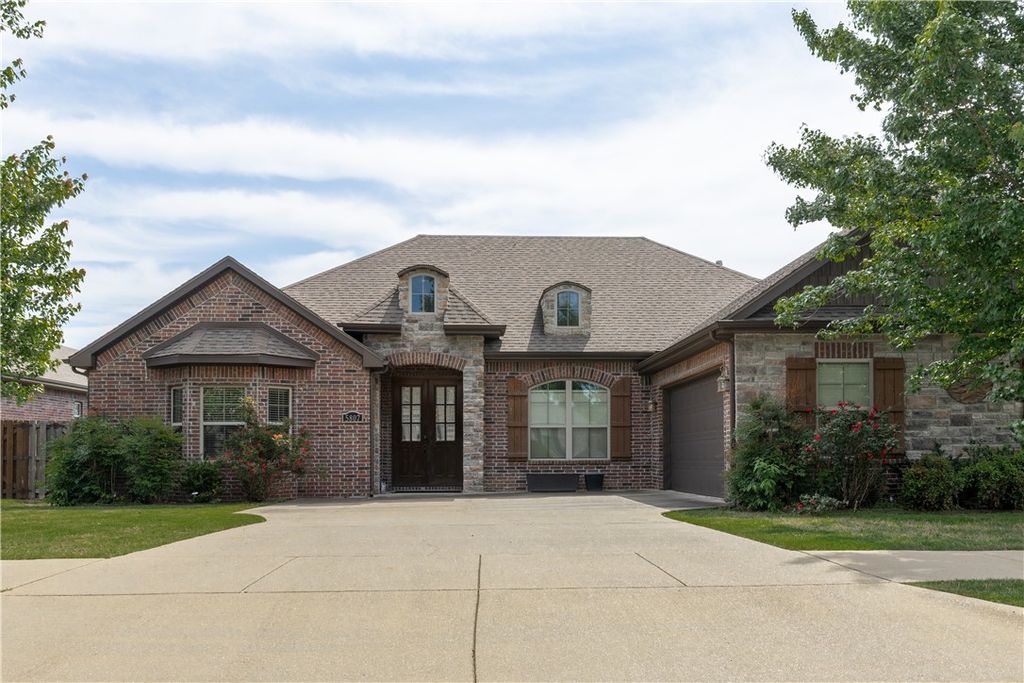 5807 Knotty Pine Road, Bentonville, AR 72713
