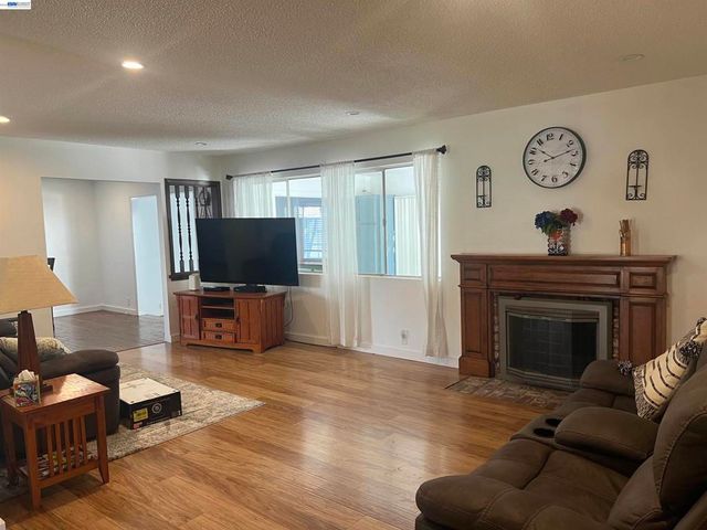 8499 Bandon Dr, Dublin, CA 94568