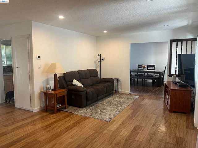 8499 Bandon Dr, Dublin, CA 94568