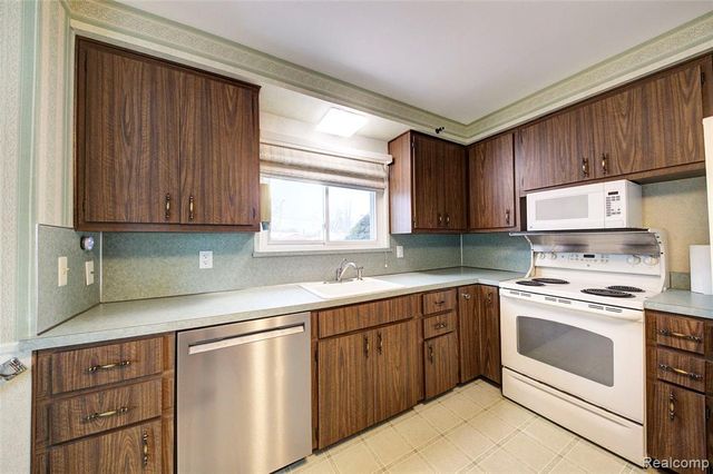 32623 Joy Road, Westland, MI 48185