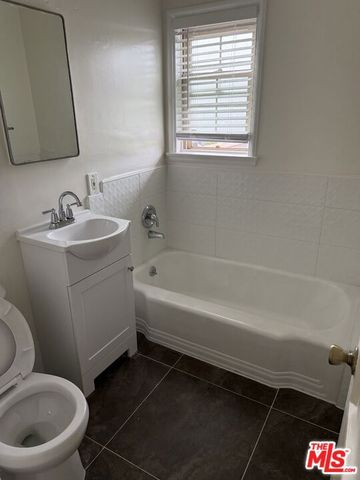 947 S Bedford Street, Los Angeles, CA 90035