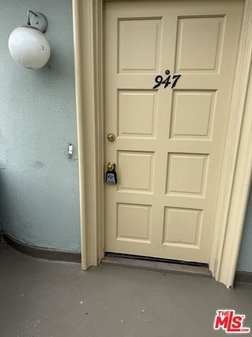 947 S Bedford Street, Los Angeles, CA 90035