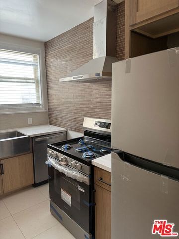 947 S Bedford Street, Los Angeles, CA 90035