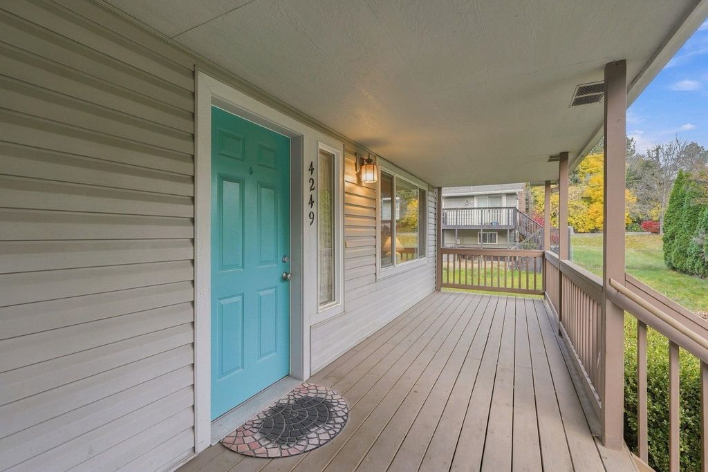 4249 E 38th Ave, Spokane, WA 99223 photo 4
