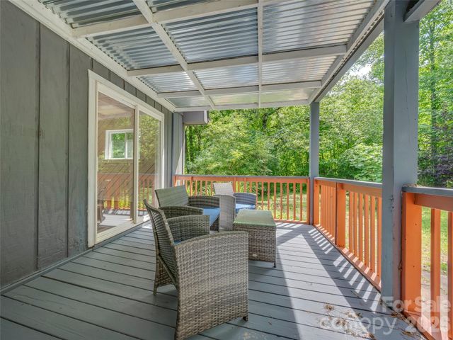 3276 Howard Gap Road, Hendersonville, NC 28792