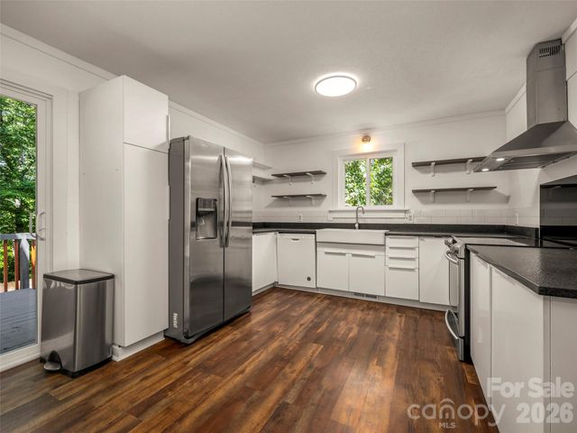 3276 Howard Gap Road, Hendersonville, NC 28792