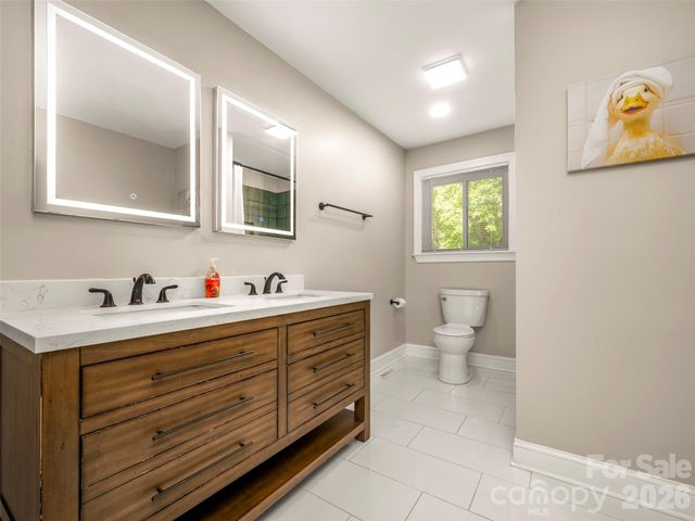 3276 Howard Gap Road, Hendersonville, NC 28792